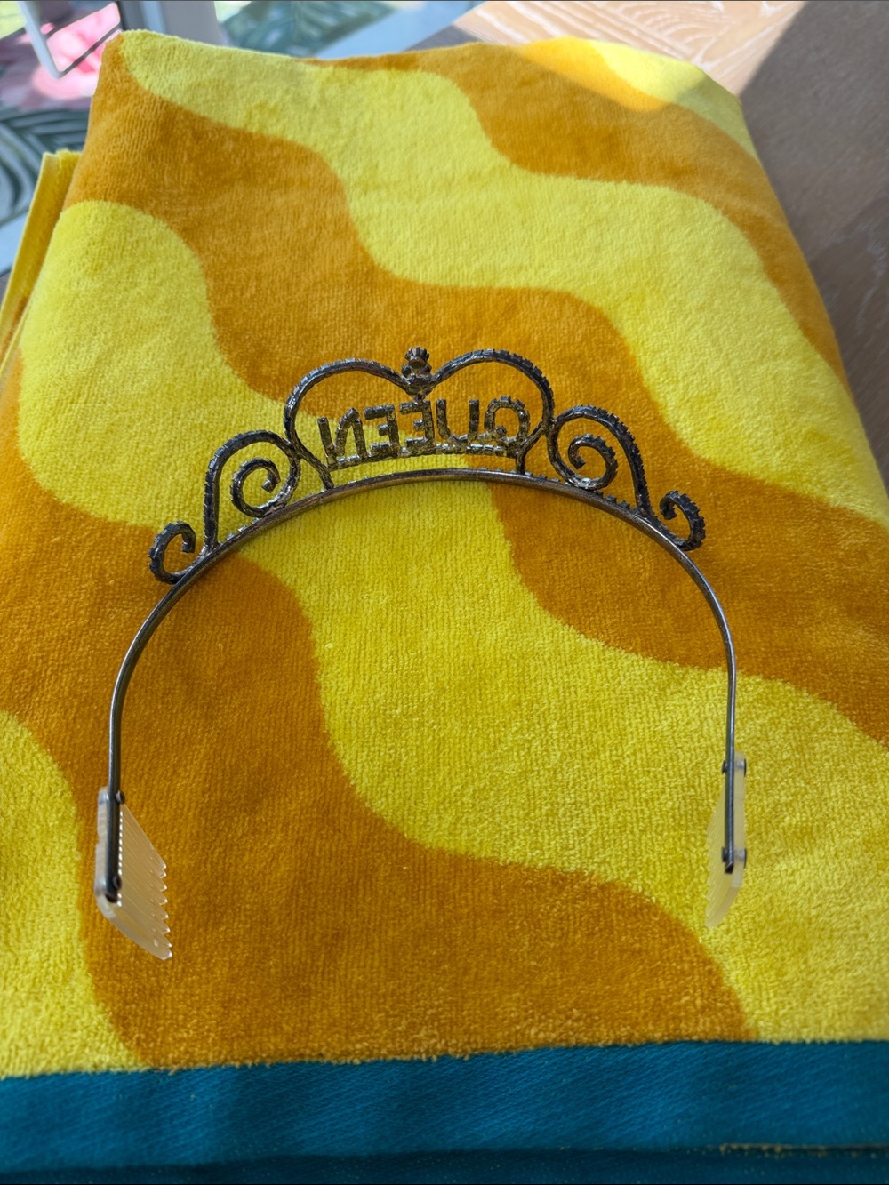 Queen Crown Royal Tiara Rhinestone Accessory - Picture 8 of 12